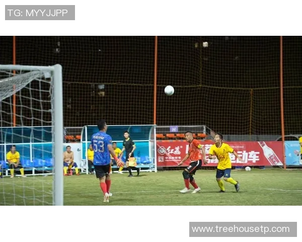 孔姓足球明星的传奇人生与赛场辉煌成就探秘